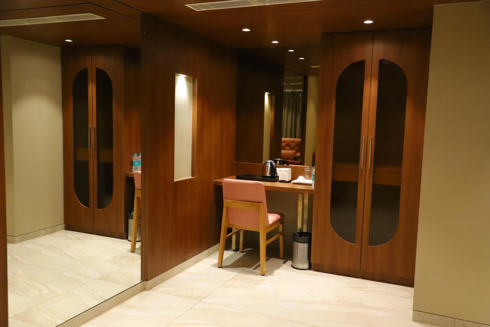 Le Vivanta Virār Exteriér fotografie